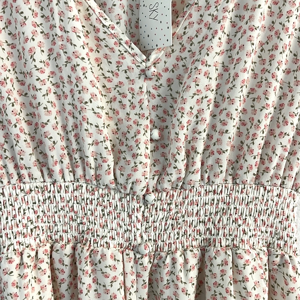 XS Sienna Sky White Dolman Sleeve V-Neck Sundress with delicate pink flowers. - Picture 4 of 7